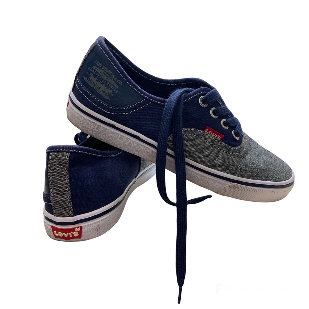 Levi’s Women  shoes Size U.S 4